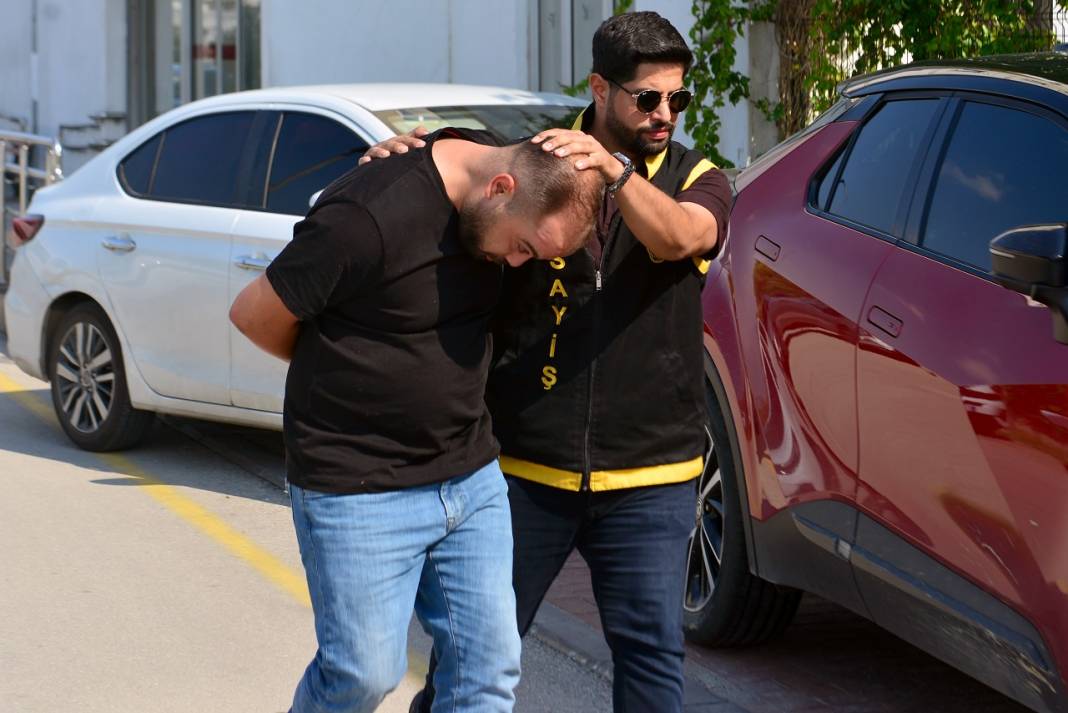 Bakışından rahatsız olduğu kişiyi öldürdü! 5